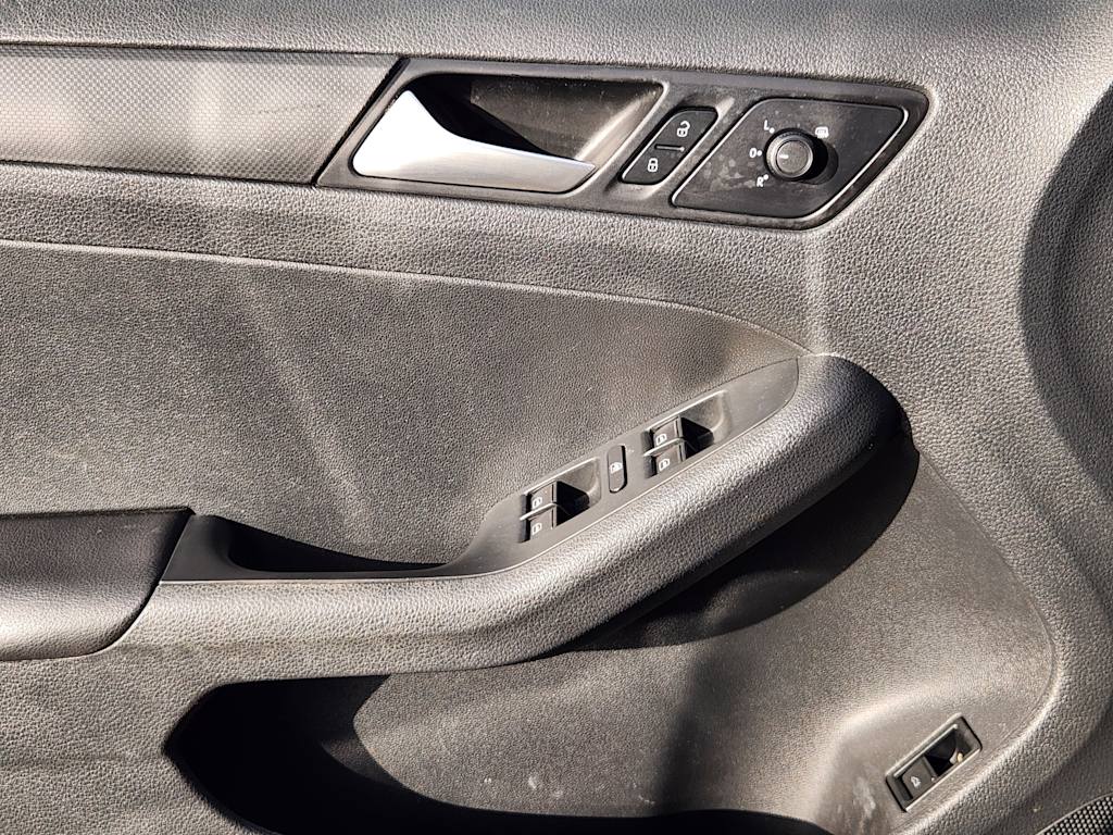 Thumbnail: 2016 Volkswagen Jetta - 26