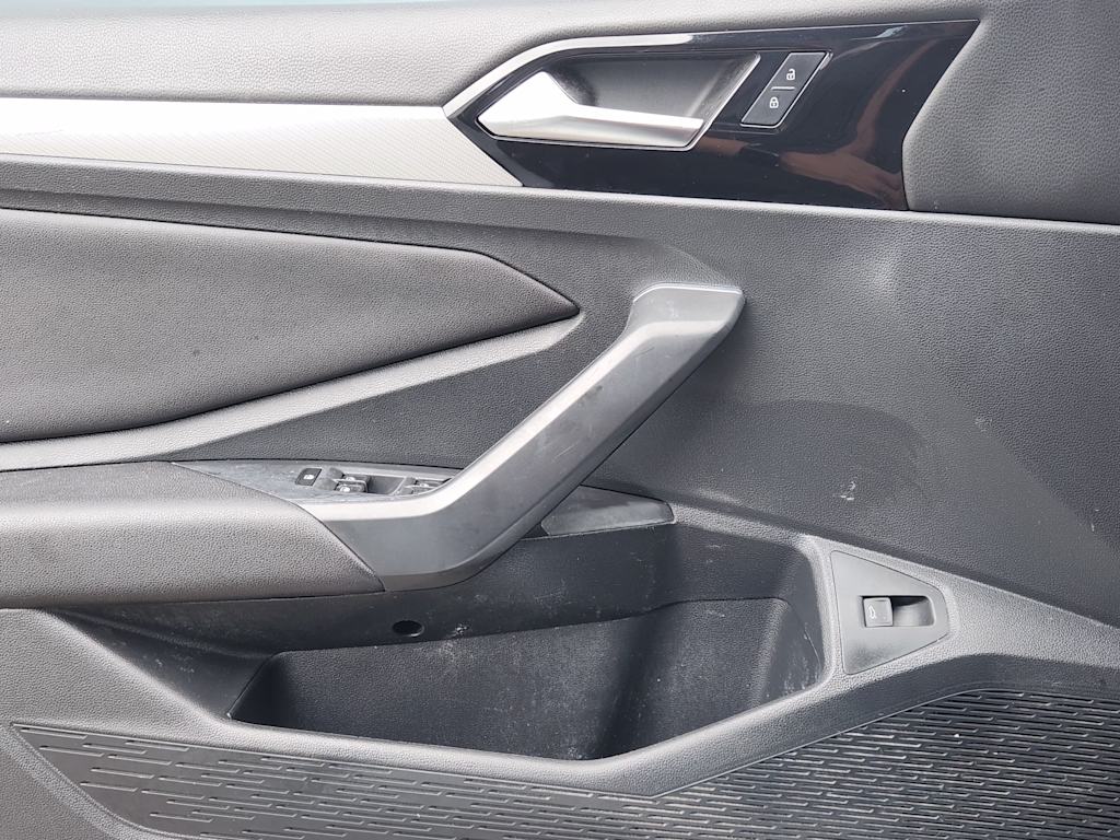Thumbnail: 2019 Volkswagen Jetta - 28