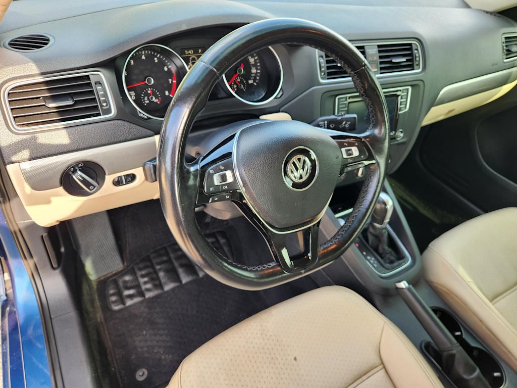 Thumbnail: 2017 Volkswagen Jetta - 2