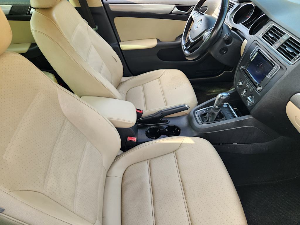 Thumbnail: 2017 Volkswagen Jetta - 10