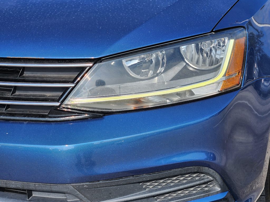Thumbnail: 2017 Volkswagen Jetta - 21