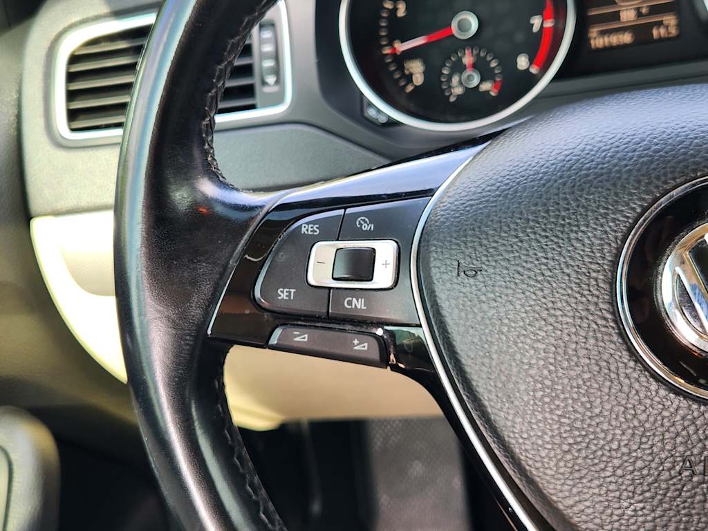 Thumbnail: 2017 Volkswagen Jetta - 30