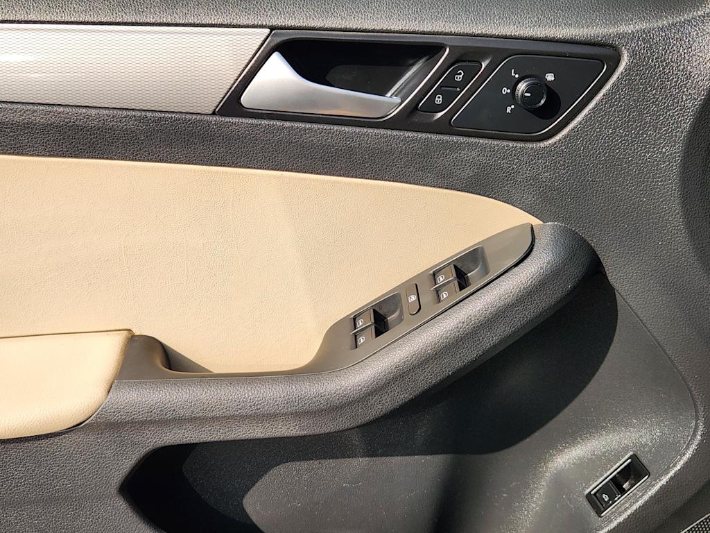 Thumbnail: 2017 Volkswagen Jetta - 28