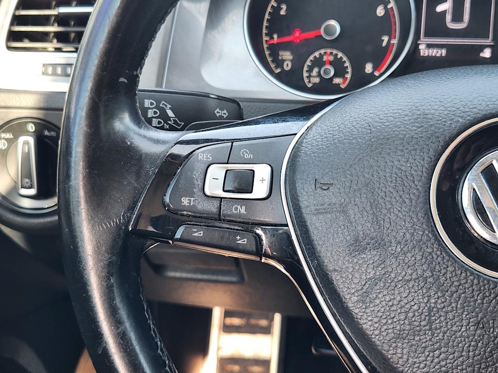 Thumbnail: 2017 Volkswagen Golf - 30