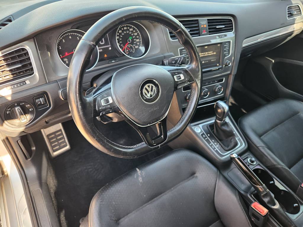 Thumbnail: 2017 Volkswagen Golf - 2