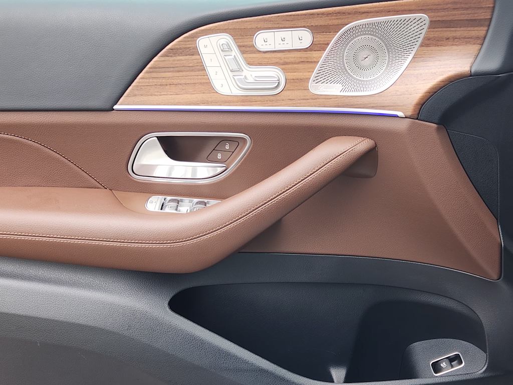 Thumbnail: 2025 Mercedes-Benz GLS - 29