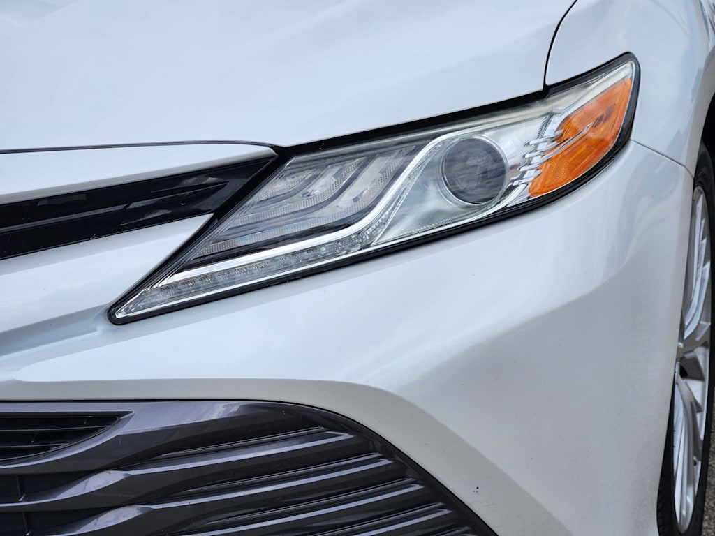 Thumbnail: 2019 Toyota Camry - 21