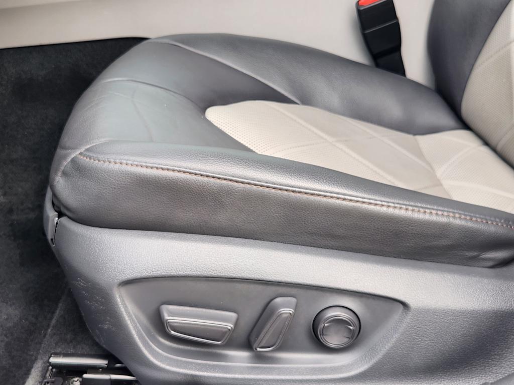 Thumbnail: 2019 Toyota Camry - 29
