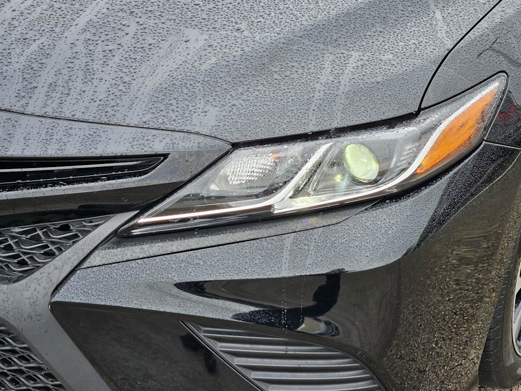 Thumbnail: 2018 Toyota Camry - 21