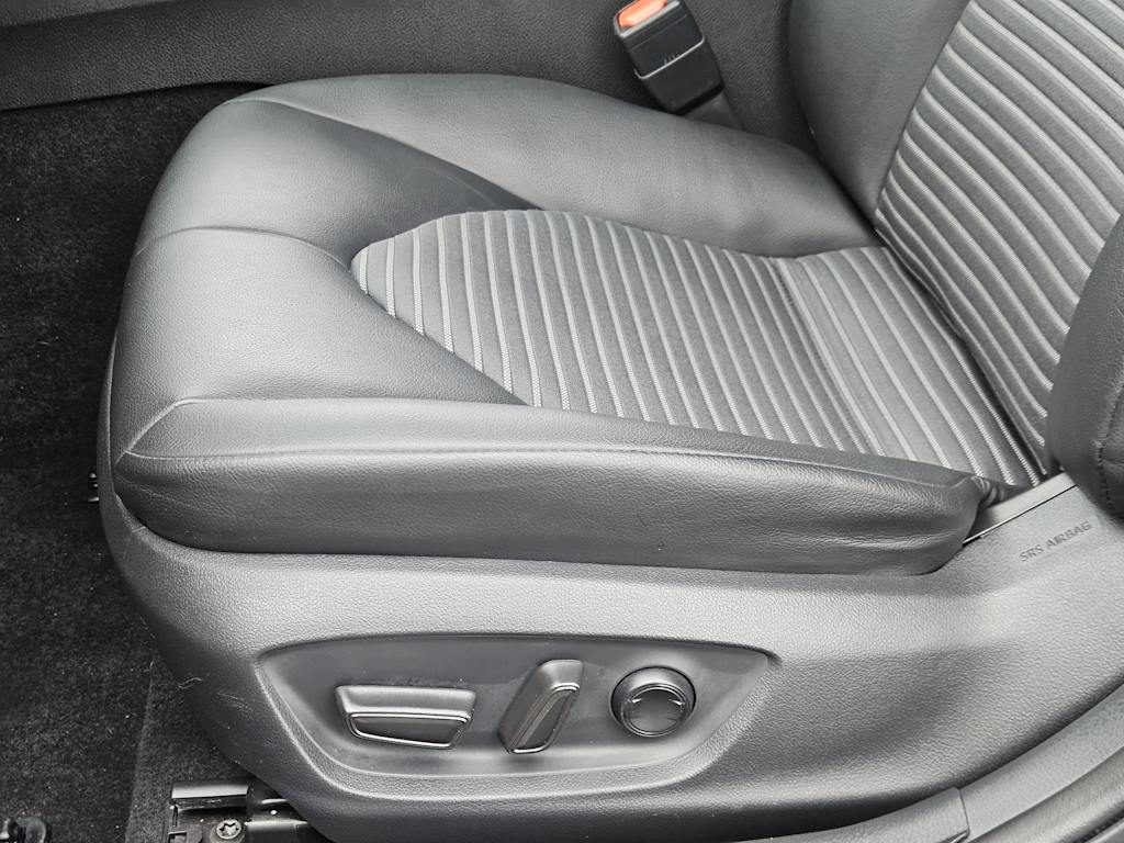 Thumbnail: 2018 Toyota Camry - 29