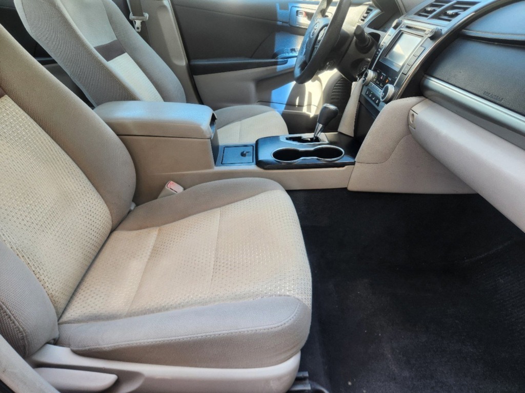 2012 Toyota Camry LE 23