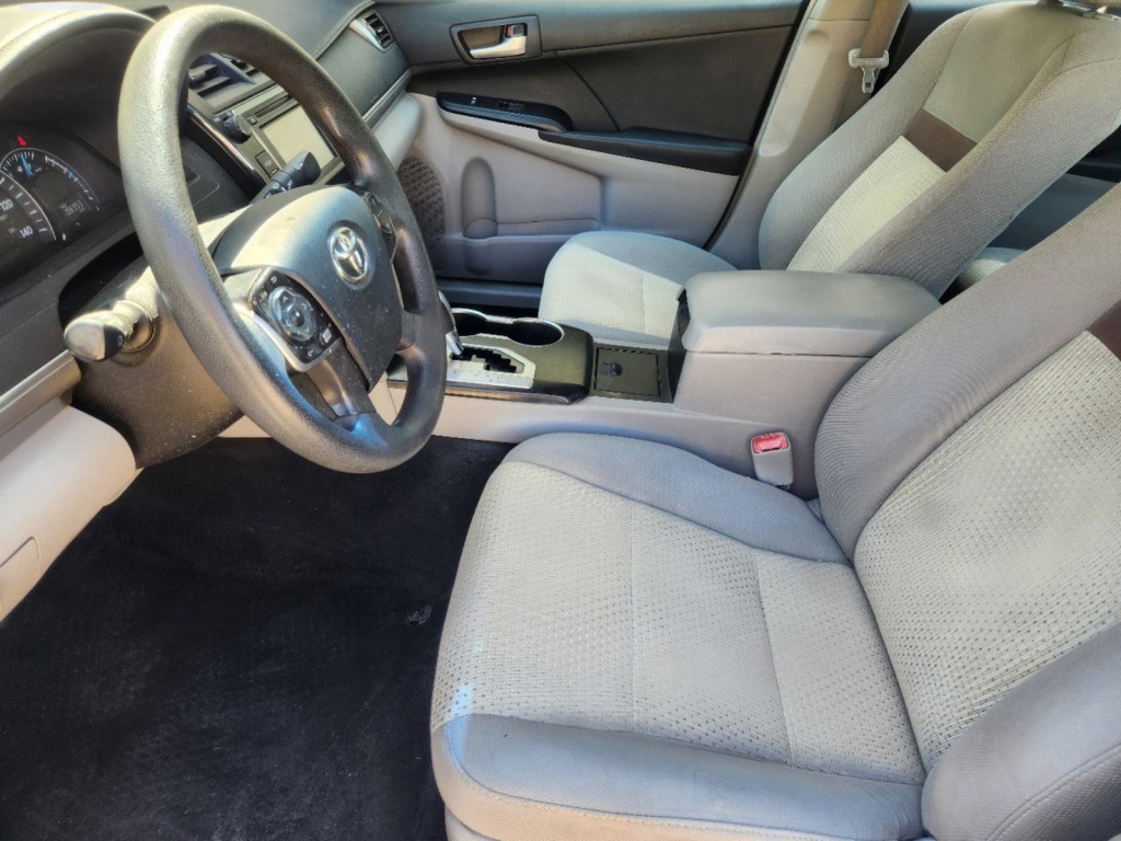 2012 Toyota Camry LE 12