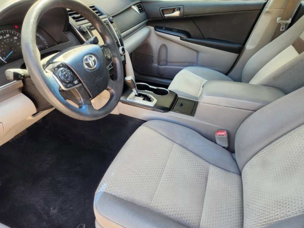 2012 Toyota Camry LE 11