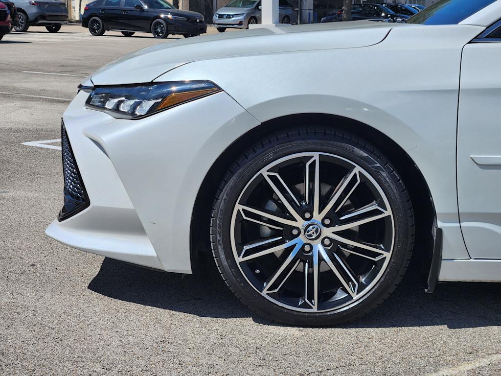 Thumbnail: 2019 Toyota Avalon - 6