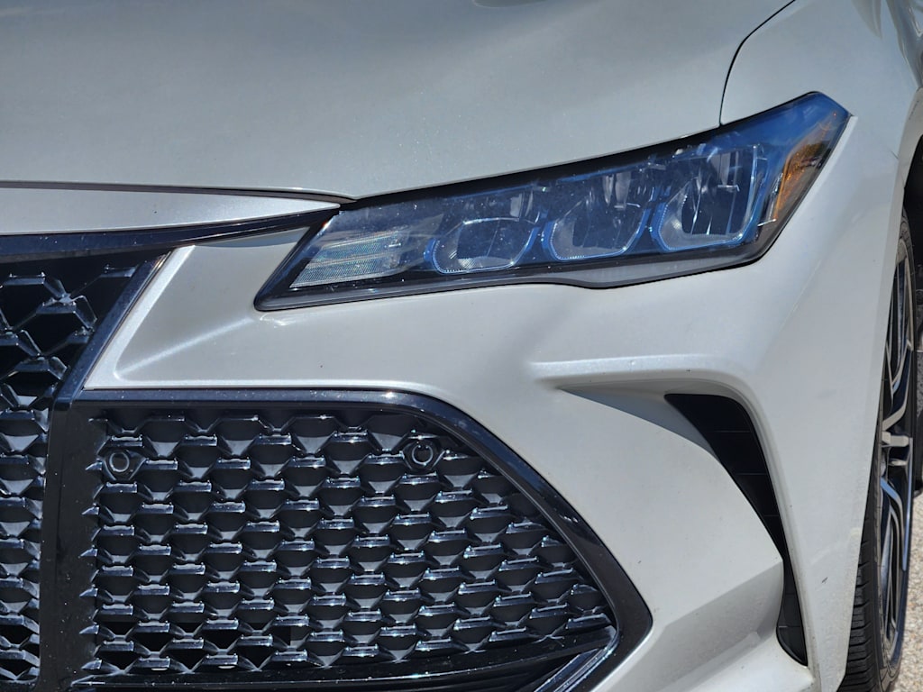 Thumbnail: 2019 Toyota Avalon - 18