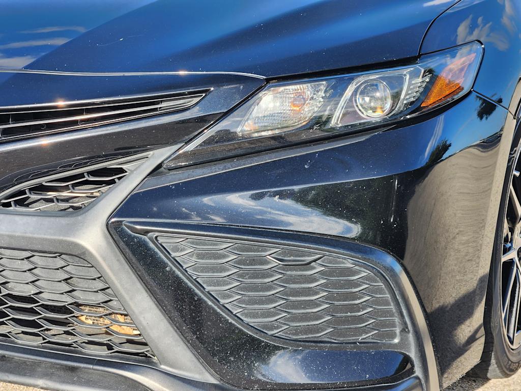Thumbnail: 2021 Toyota Camry - 20