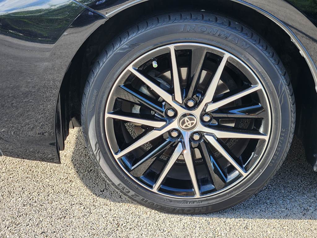 Thumbnail: 2021 Toyota Camry - 21