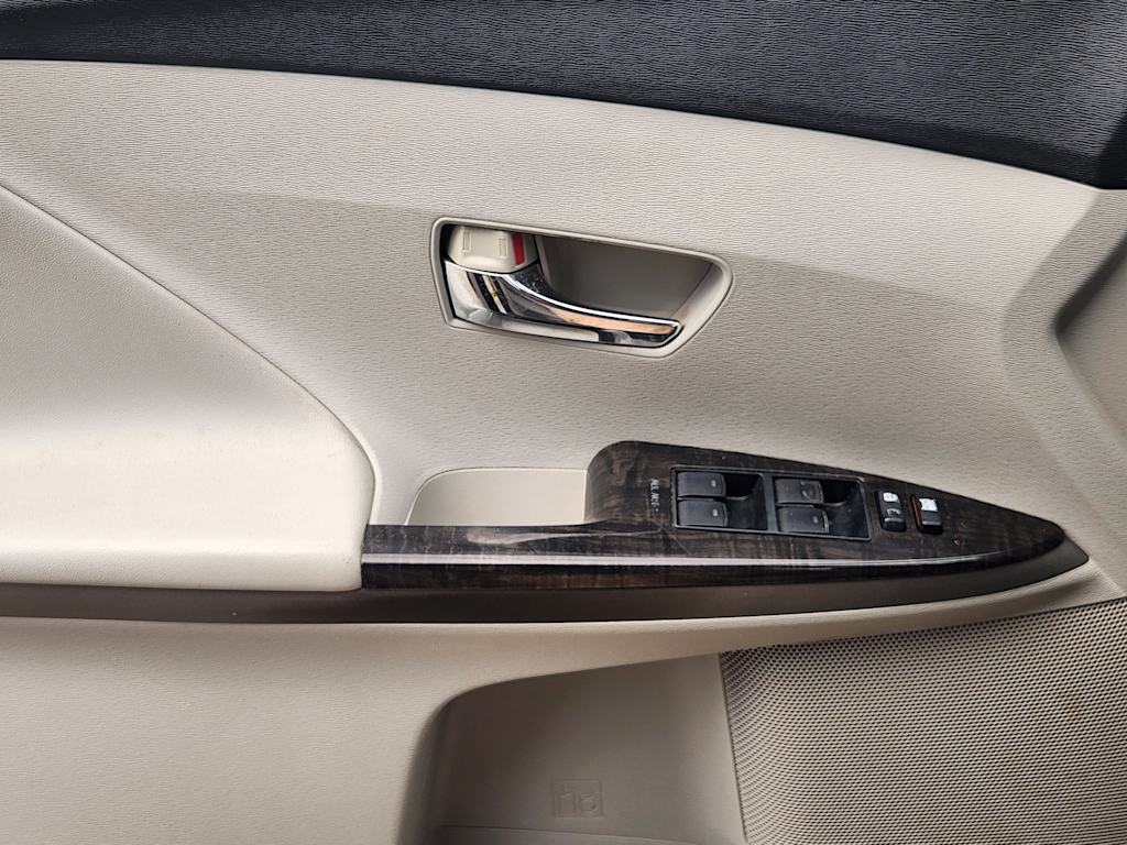 Thumbnail: 2013 Toyota Venza - 26