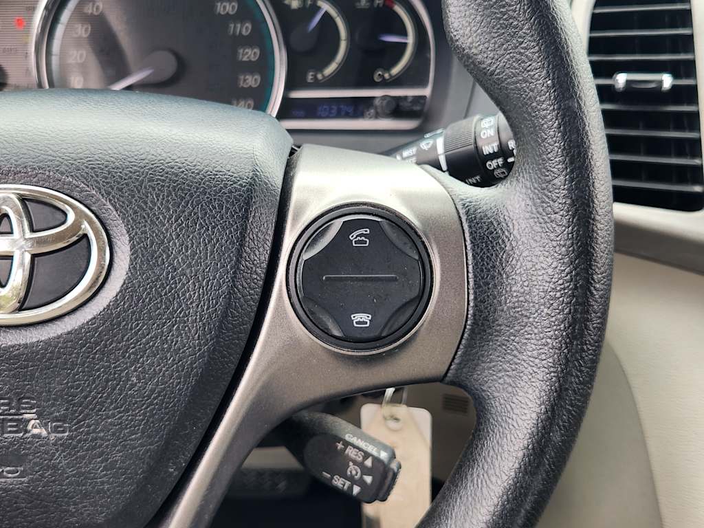 Thumbnail: 2013 Toyota Venza - 29