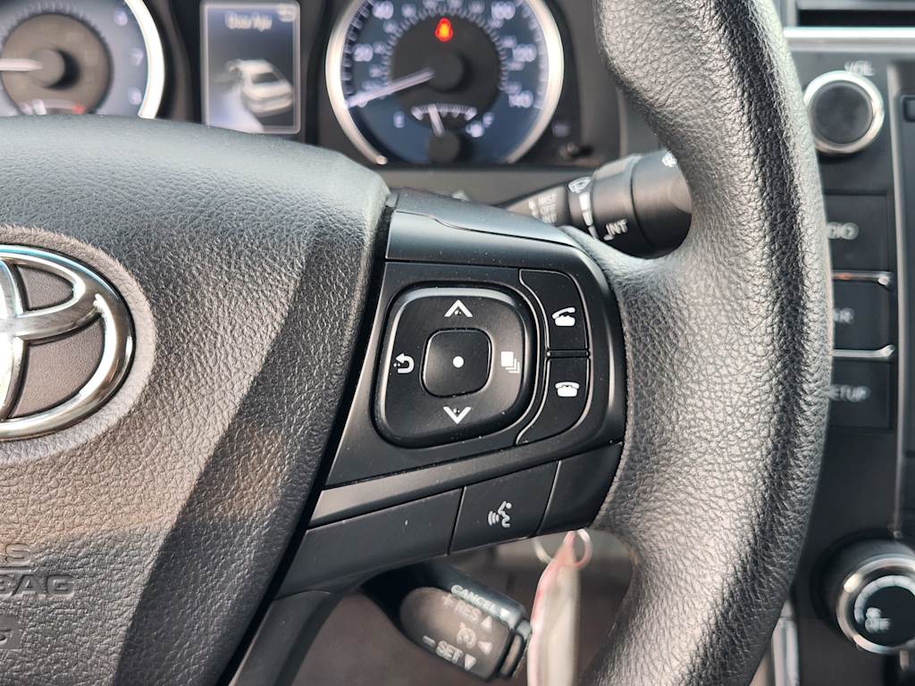 Thumbnail: 2016 Toyota Camry - 31