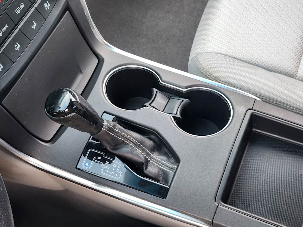 Thumbnail: 2016 Toyota Camry - 14