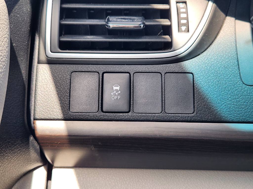 Thumbnail: 2015 Toyota Camry - 26