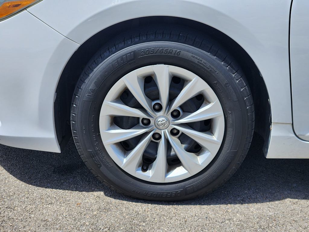 Thumbnail: 2015 Toyota Camry - 22
