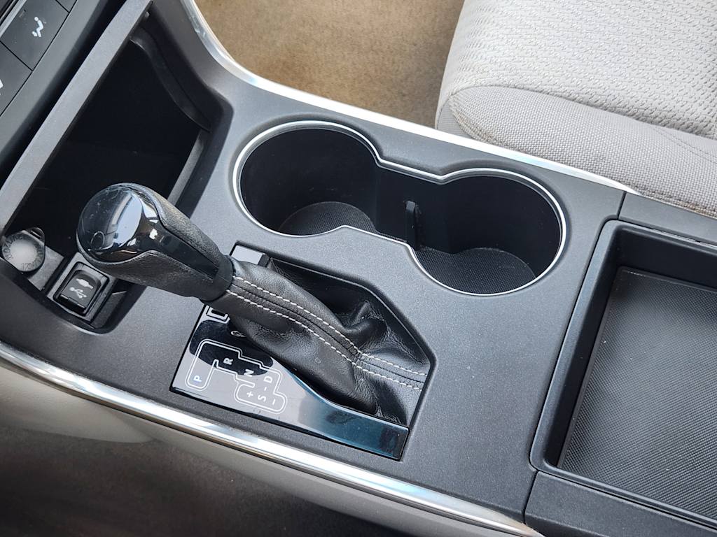 Thumbnail: 2015 Toyota Camry - 14
