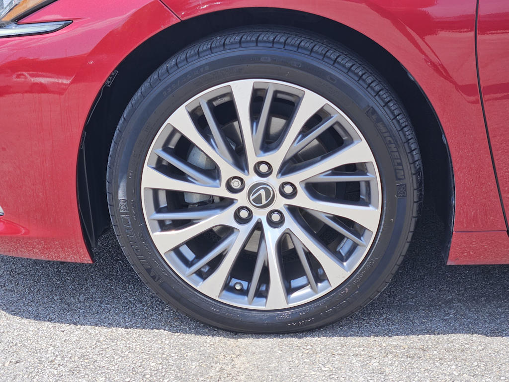 Thumbnail: 2019 Lexus ES - 22