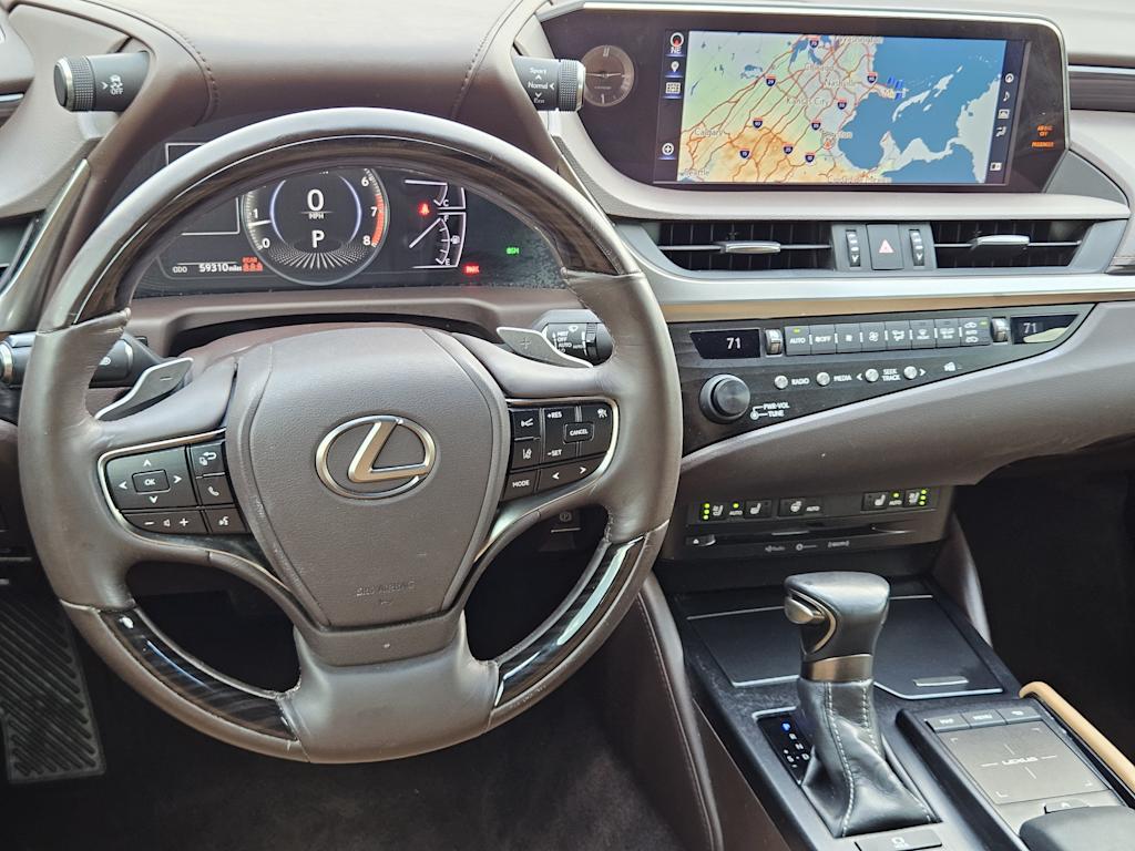Thumbnail: 2019 Lexus ES - 12