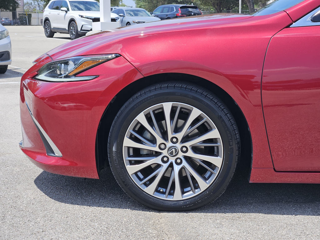 Thumbnail: 2019 Lexus ES - 6