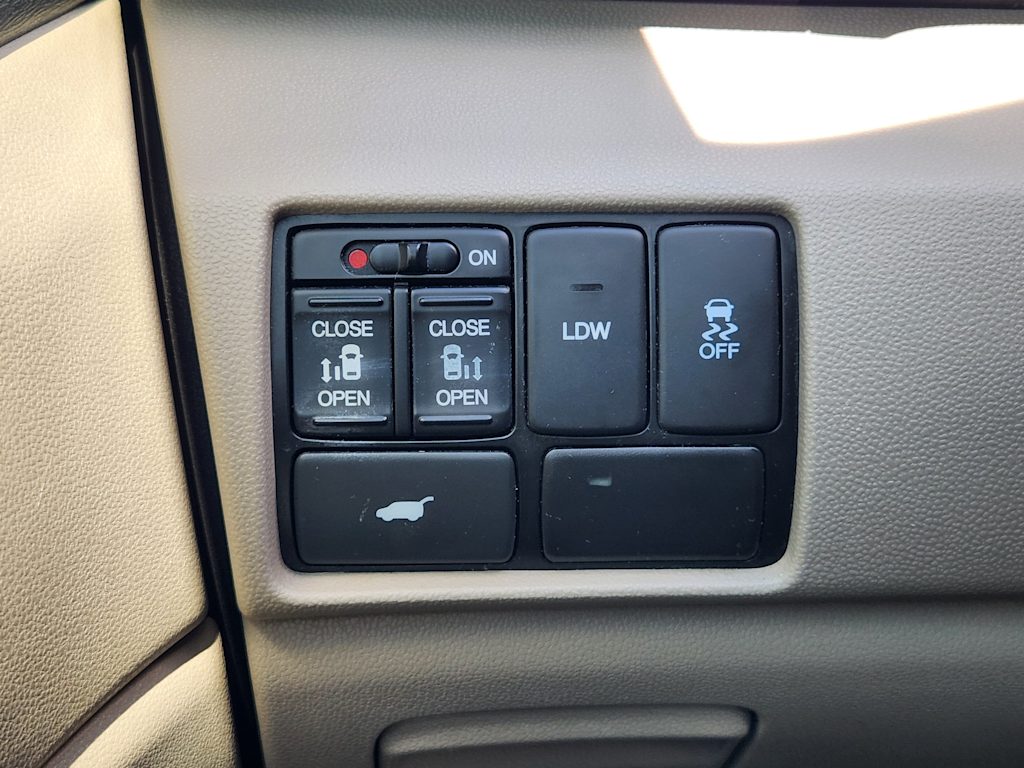 Thumbnail: 2014 Honda Odyssey - 28