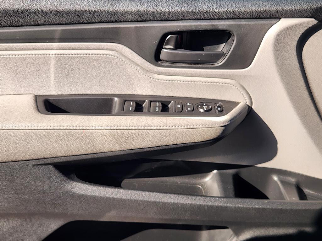 Thumbnail: 2018 Honda Odyssey - 28