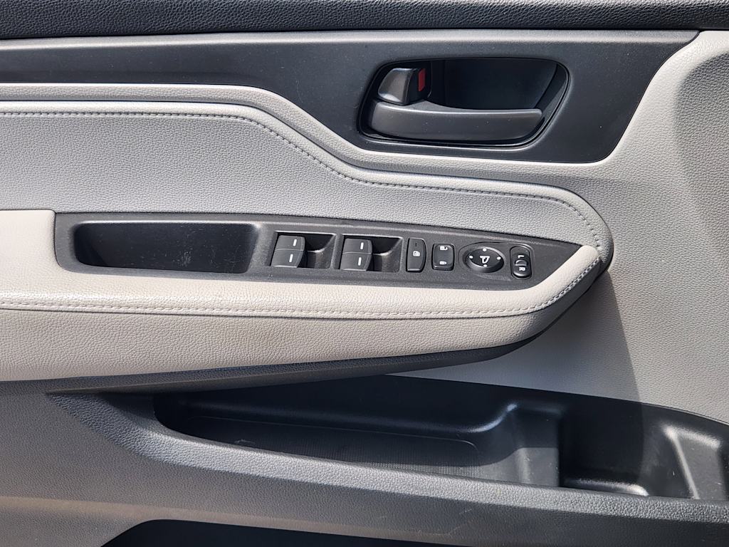 Thumbnail: 2018 Honda Odyssey - 29