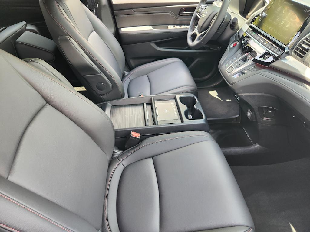 Thumbnail: 2026 Honda Odyssey - 10