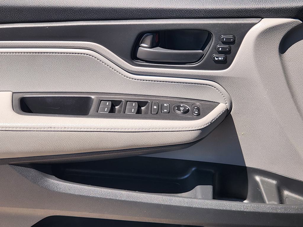 Thumbnail: 2018 Honda Odyssey - 27