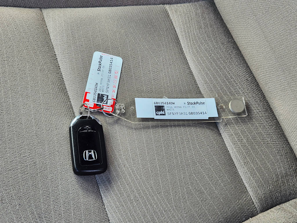 Thumbnail: 2016 Honda Pilot - 17
