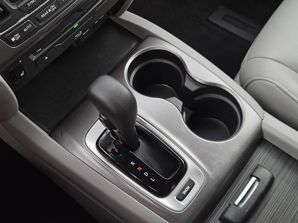 Thumbnail: 2019 Honda Pilot - 14