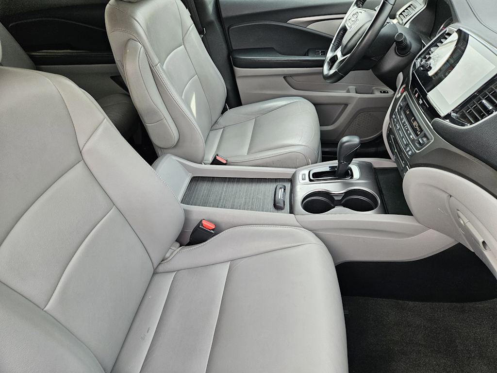 Thumbnail: 2019 Honda Pilot - 10