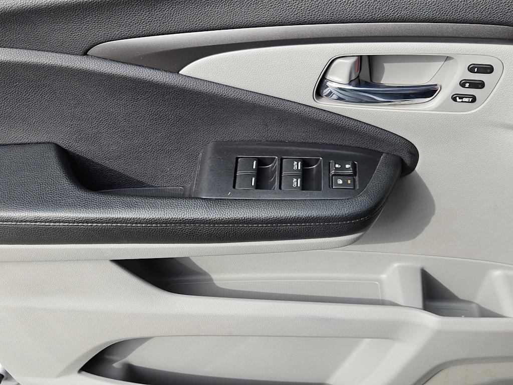 Thumbnail: 2019 Honda Pilot - 27