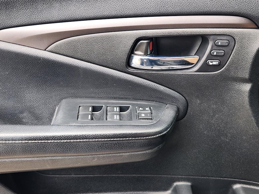 Thumbnail: 2020 Honda Pilot - 29