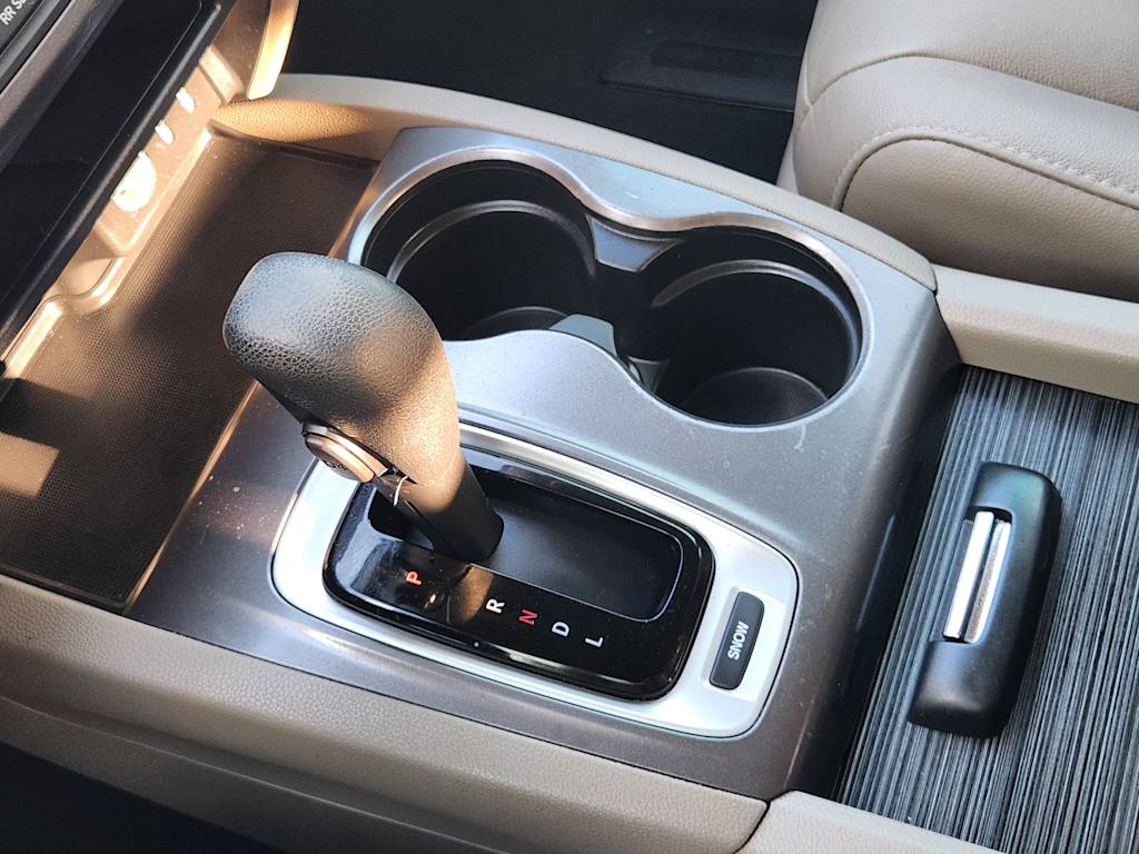 Thumbnail: 2017 Honda Pilot - 13