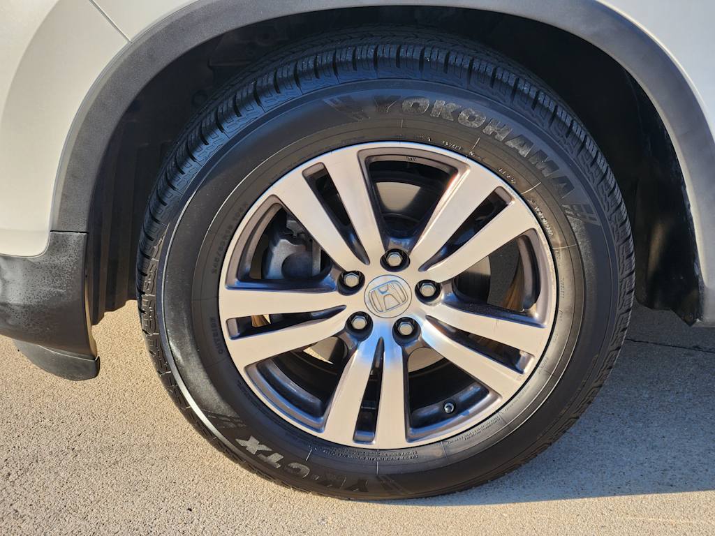 Thumbnail: 2017 Honda Pilot - 21