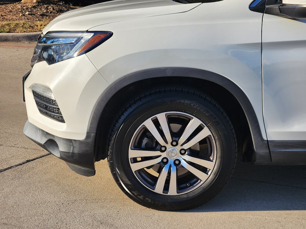 Thumbnail: 2017 Honda Pilot - 6
