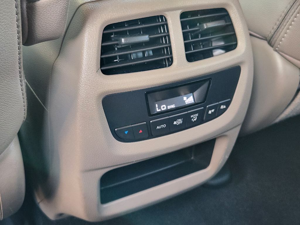 Thumbnail: 2017 Honda Pilot - 32