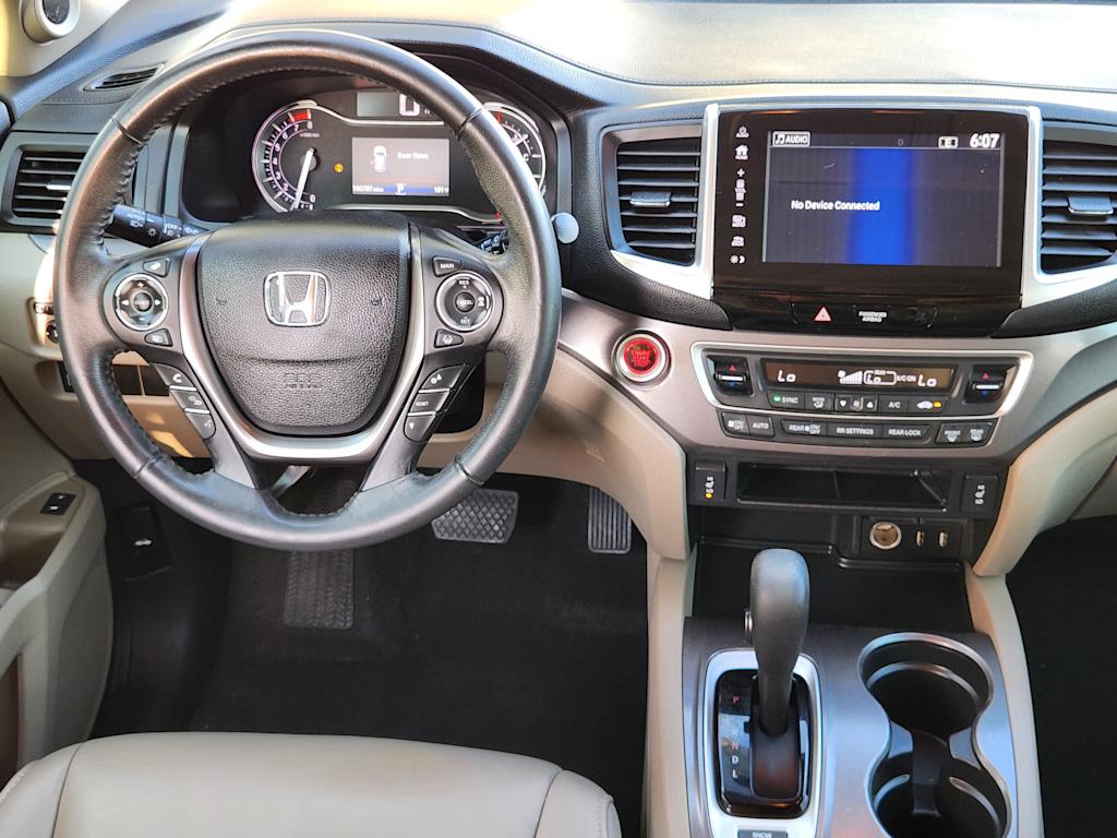 Thumbnail: 2017 Honda Pilot - 11
