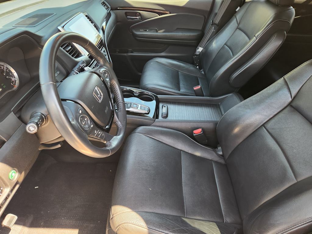 Thumbnail: 2017 Honda Pilot - 9