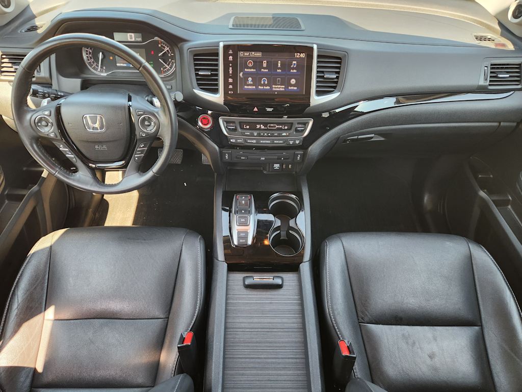Thumbnail: 2017 Honda Pilot - 8