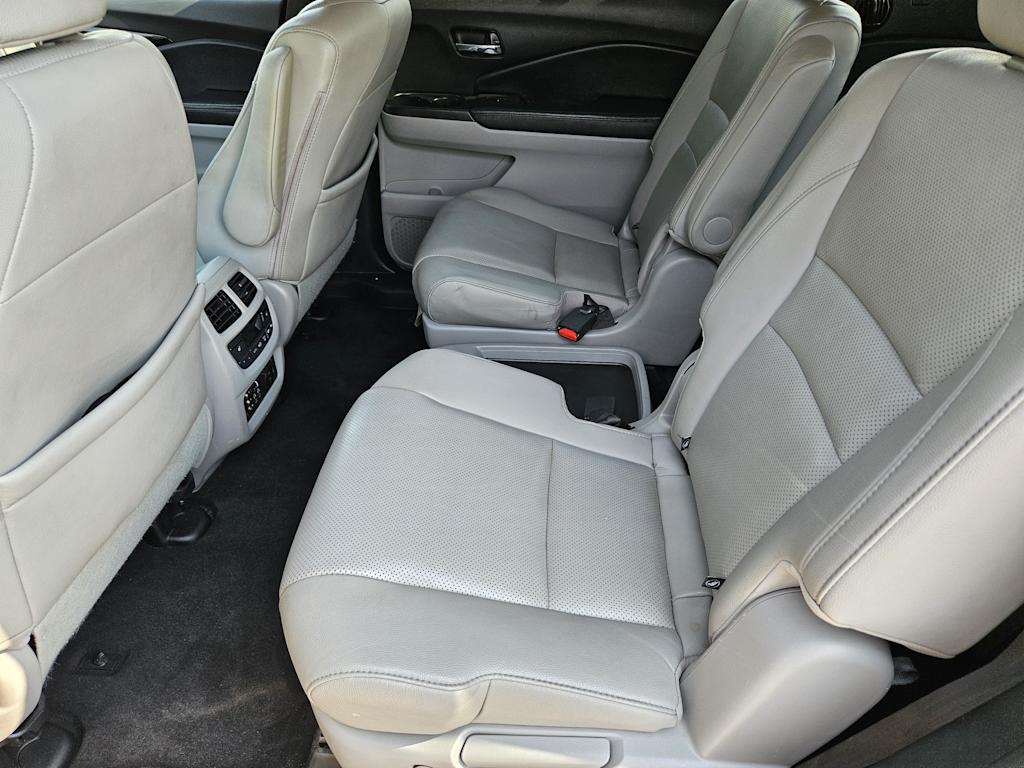 Thumbnail: 2016 Honda Pilot - 11