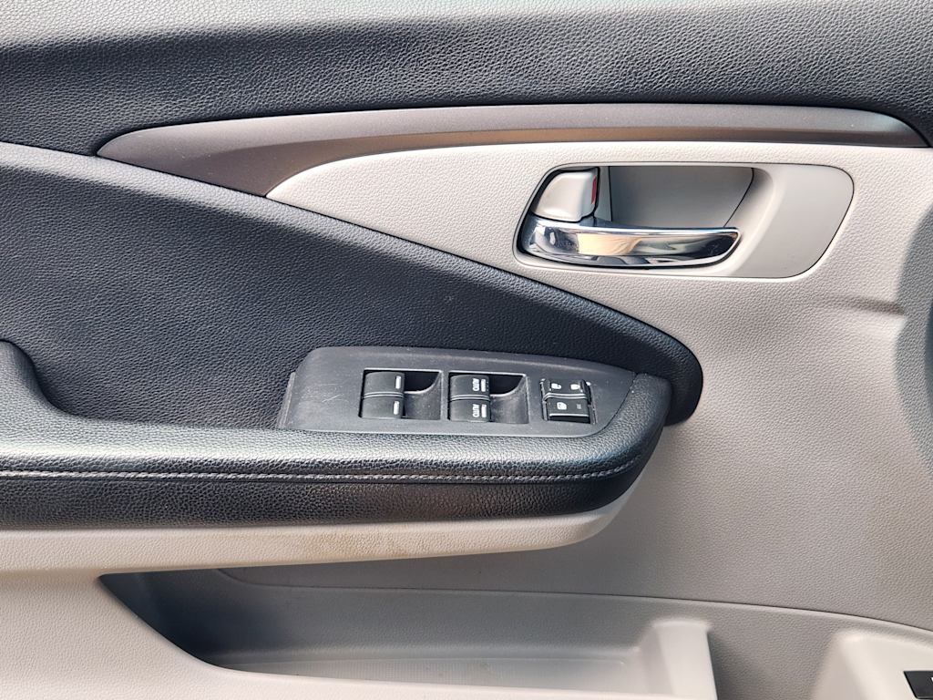 Thumbnail: 2019 Honda Pilot - 27